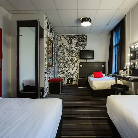 Hotel Backstage 2*
