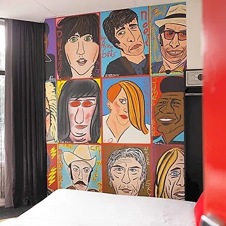 Hotel Backstage 2*
