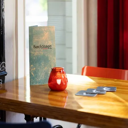 מלון Backstage 2*