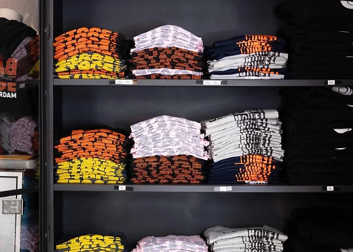 Backstage מלון 2*