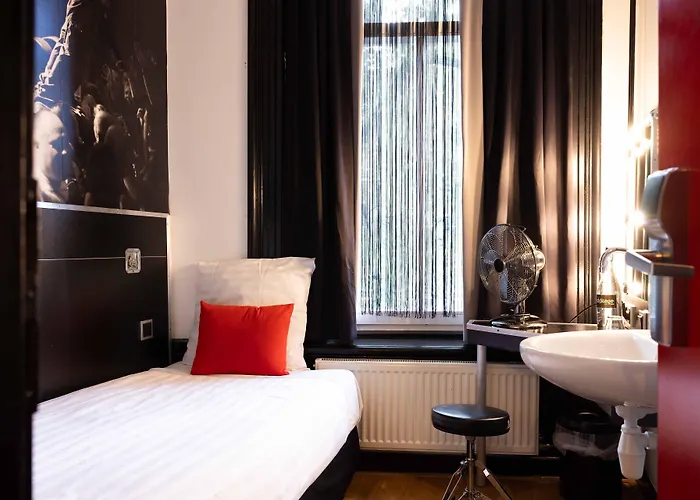 Backstage 2* אמסטרדם